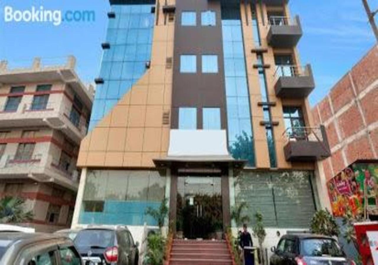 נוידה Hotel Loto - Sector 66 מראה חיצוני תמונה